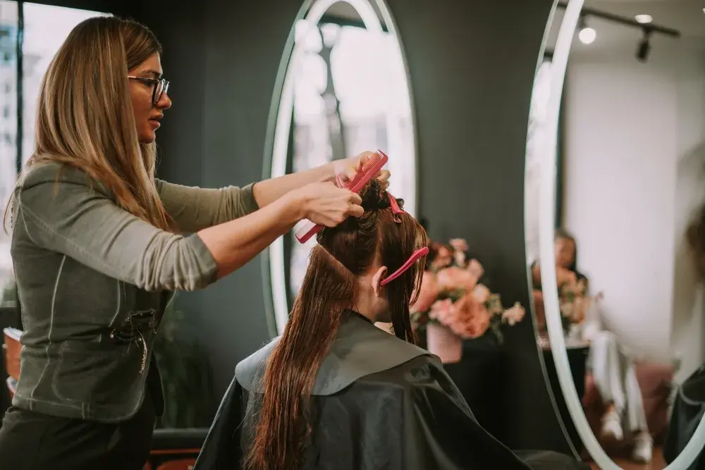 Hairdresser-hair-system-Telogen-2